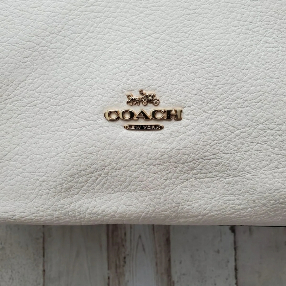 Coach - Picture 4 of 6